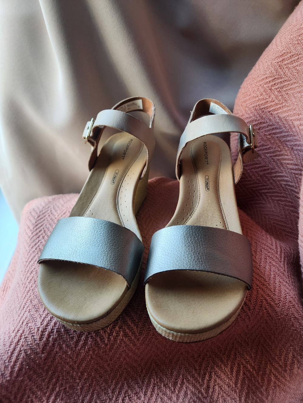 Rockport Silver Metallic Wedge Sandals